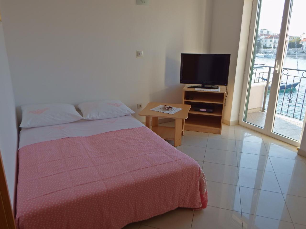 Direct At Sea Apartman Postira Kültér fotó